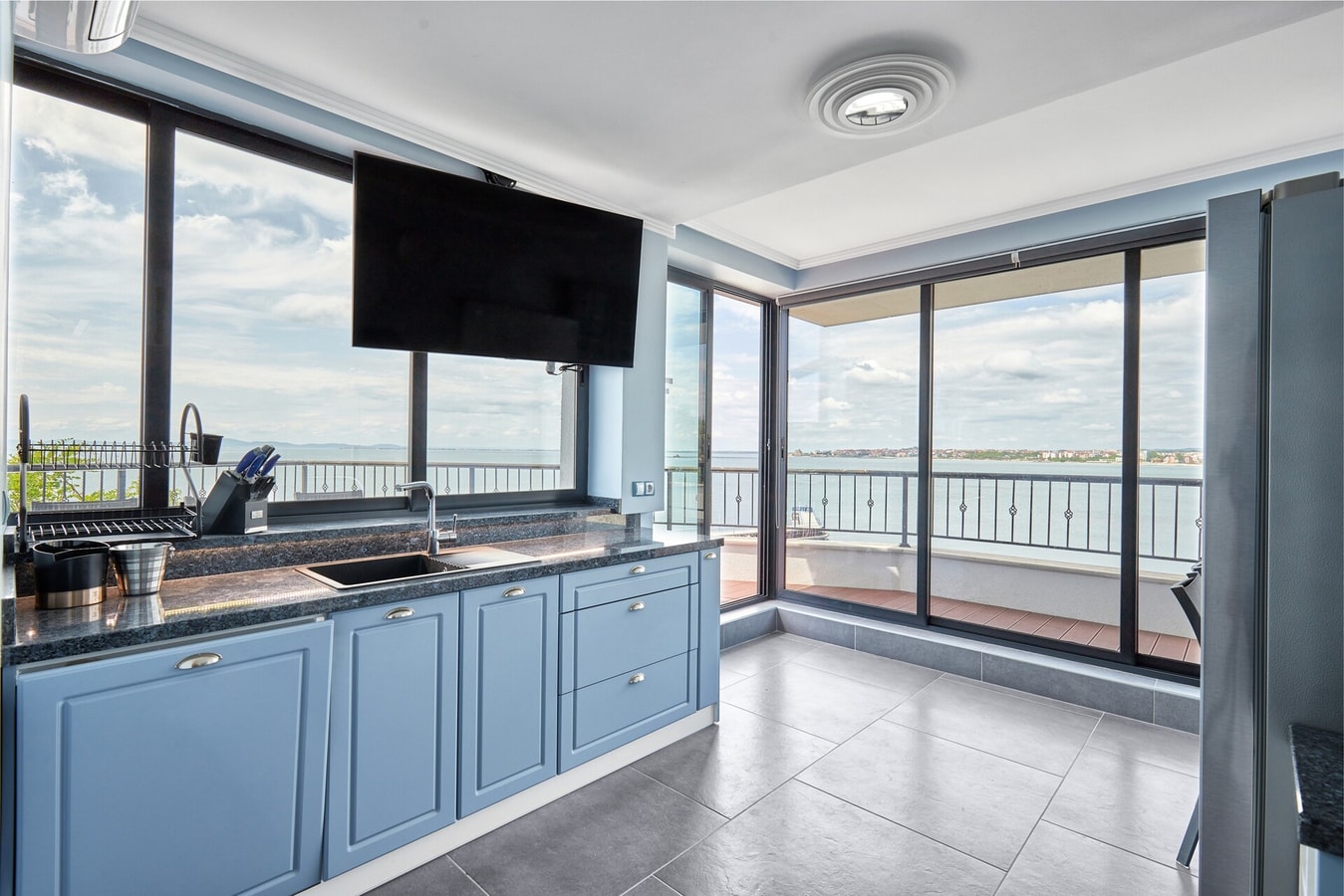 3BD Beach Paradise with a Stunning View + Parking 1 Flat Manager Booking