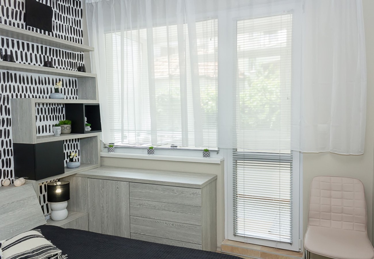 Black & White -1BD Flat in Varna Center 15 Flat Manager Booking