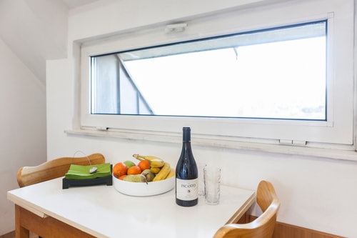 Tony's Sunny Rooftop Studio 5 Flat Manager Booking