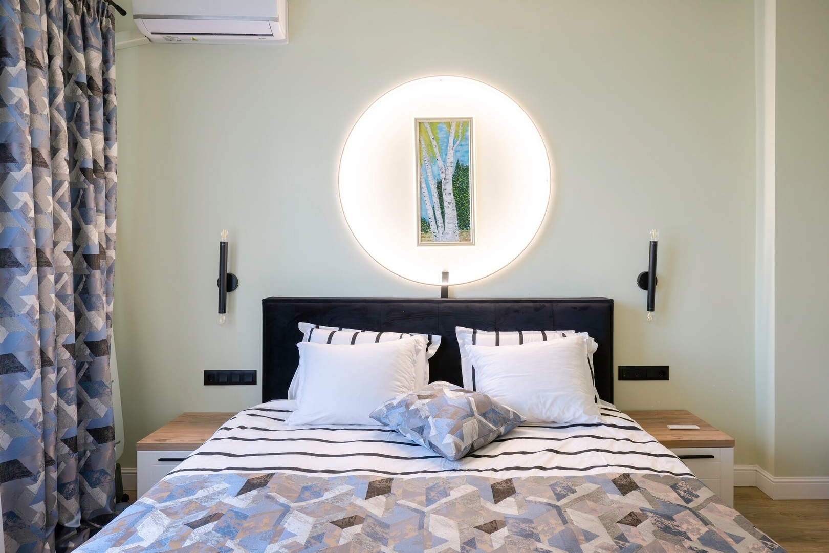 Urban Charm & Comfort: Chic 2BD in Prime Location 1 Flat Manager Booking