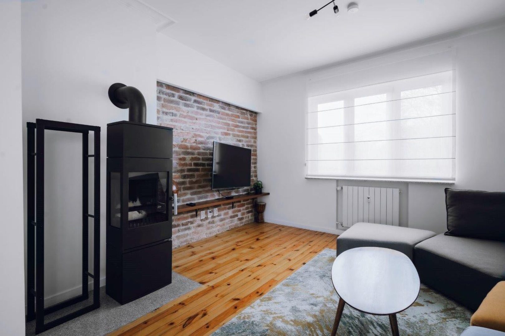 Luminous Central Retreat: Spacious 2BD Apartment 11 Flat Manager Booking