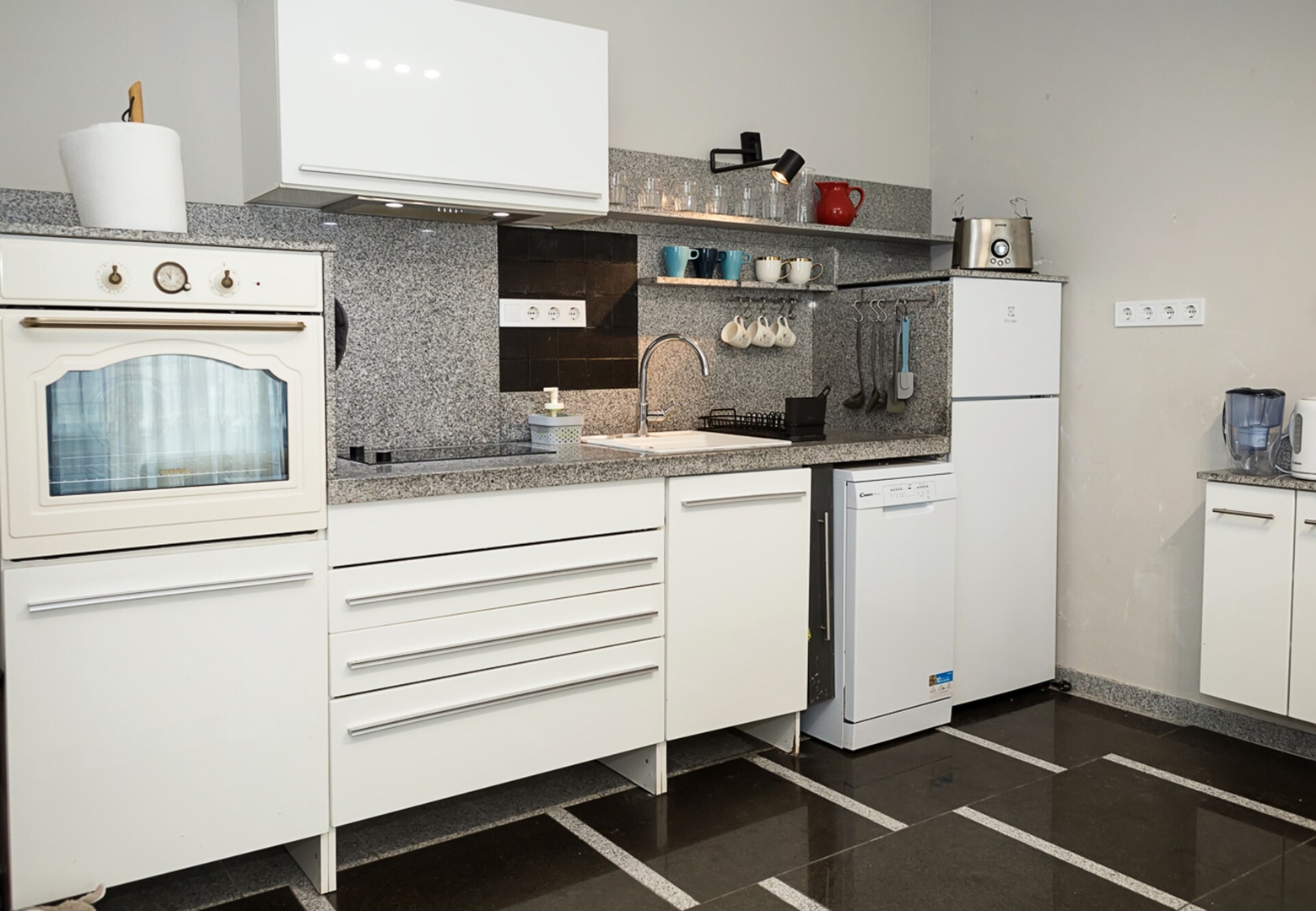 Chic 1BD Flat in St Constantine & Helena Complex 4 Flat Manager Booking