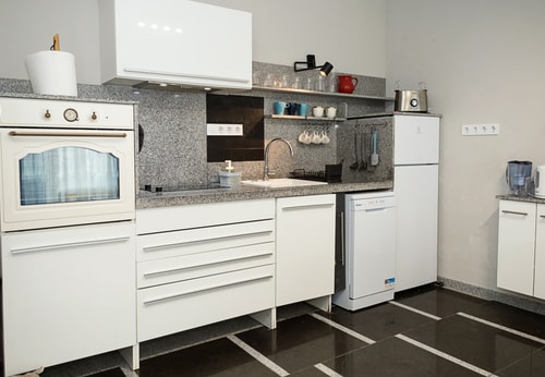 Chic 1BD Flat in St Constantine & Helena Complex 4 Flat Manager Booking