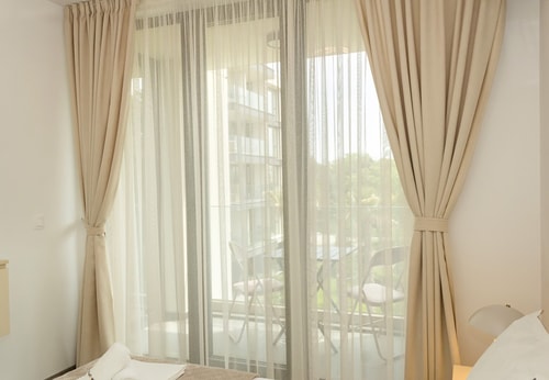 Azur Delux ~ 1BD Flat with Parking & Pool 21 Flat Manager Booking