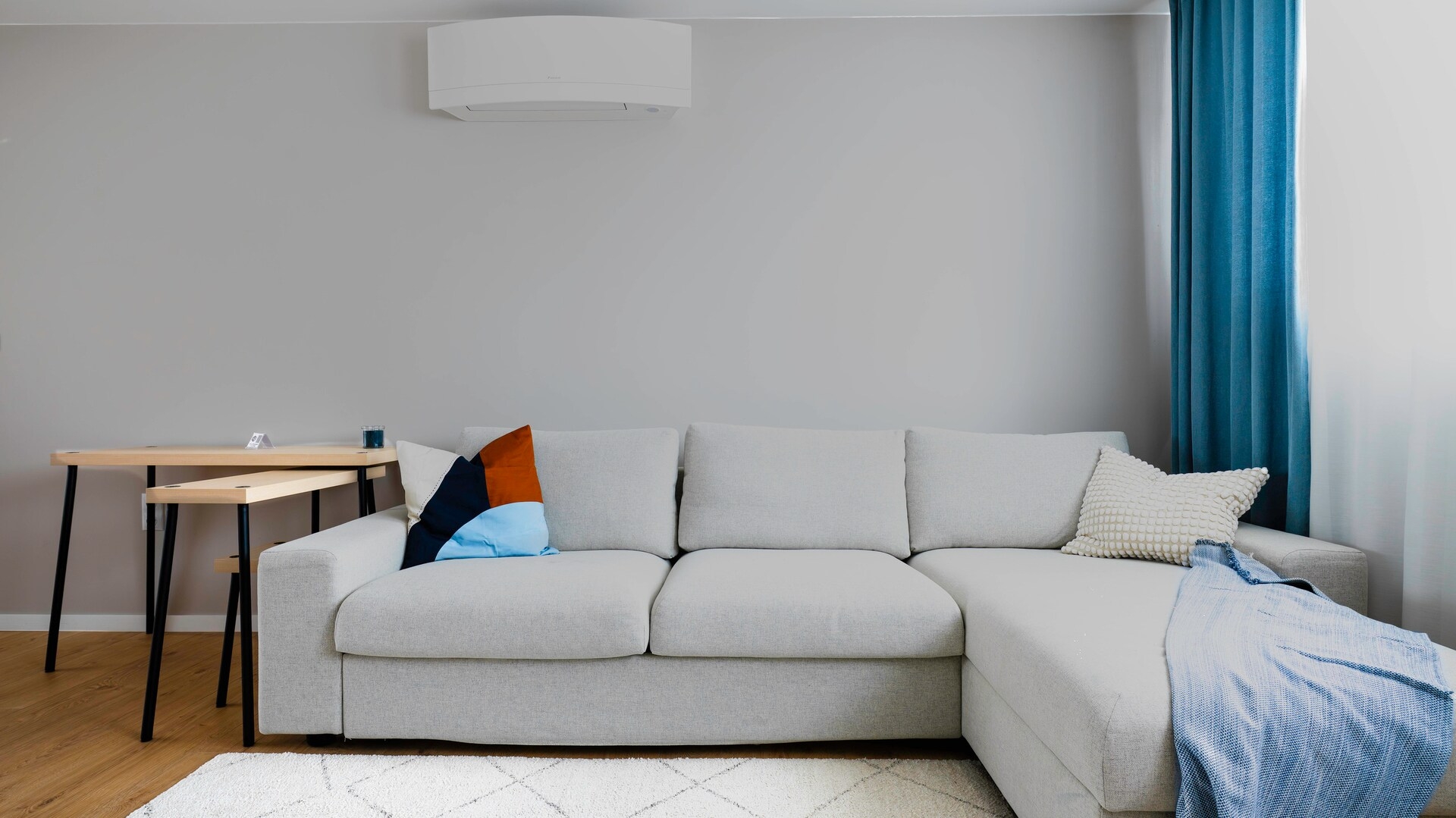 Quiet 2 BDR Comfort Near NDK + Workspace 5 Flat Manager Booking