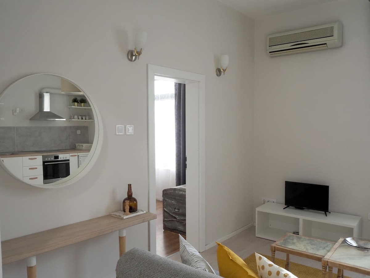 Caché ✦ Bright One-Bedroom Apartment in Sofia 6 Flat Manager Booking