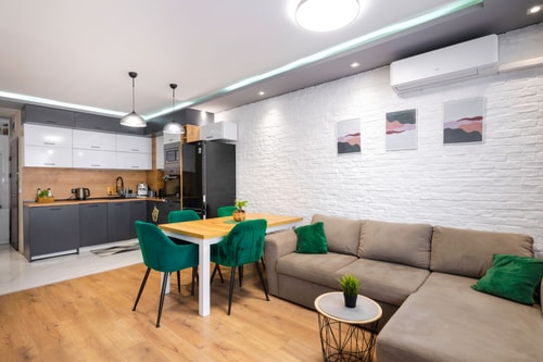 Feel Right at Home: Bright and Modern Apartment 1 Flat Manager Booking