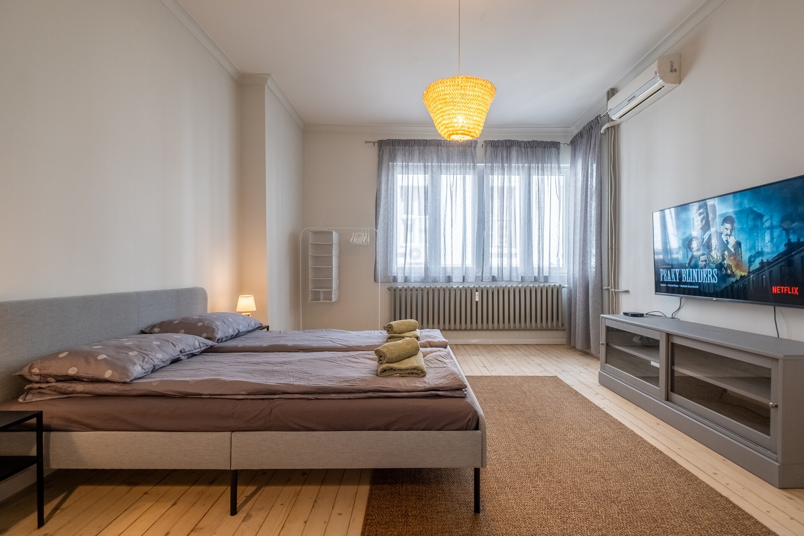 Spacious 2BR Flat with Terrace 5 Flat Manager Booking