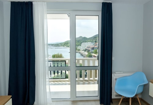 White Lagoon - Luxurious 1BD Flat near Kavarna 17 Flat Manager Booking