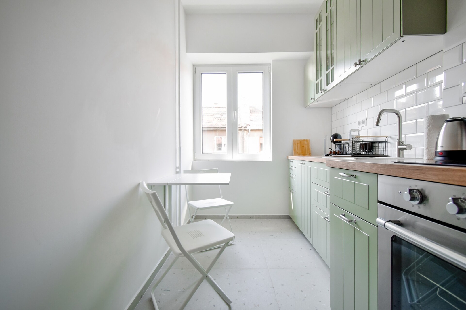 Scandinavian Charm - Central 1BD with Desk 9 Flat Manager Booking