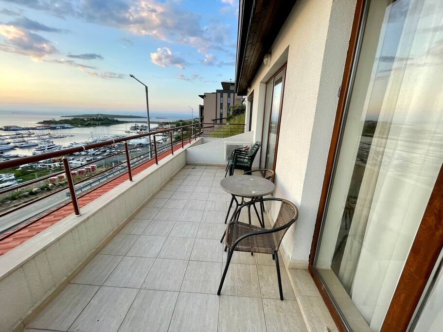 ♥︎Romantic Getaway♥︎ 1-BD Apartment with Sea View Flataway