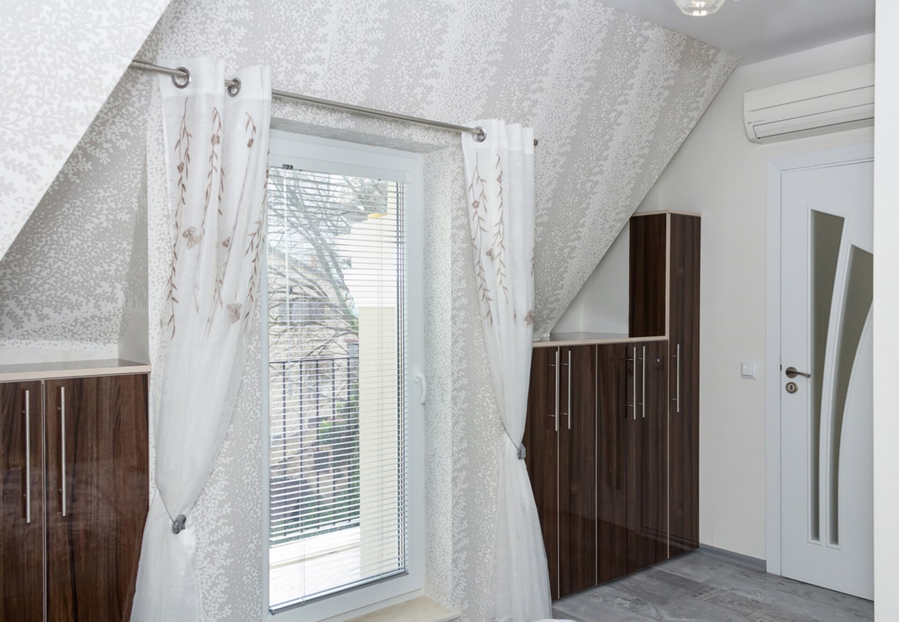 ACRYLIC & PASTEL Apartments 16 Flat Manager Booking