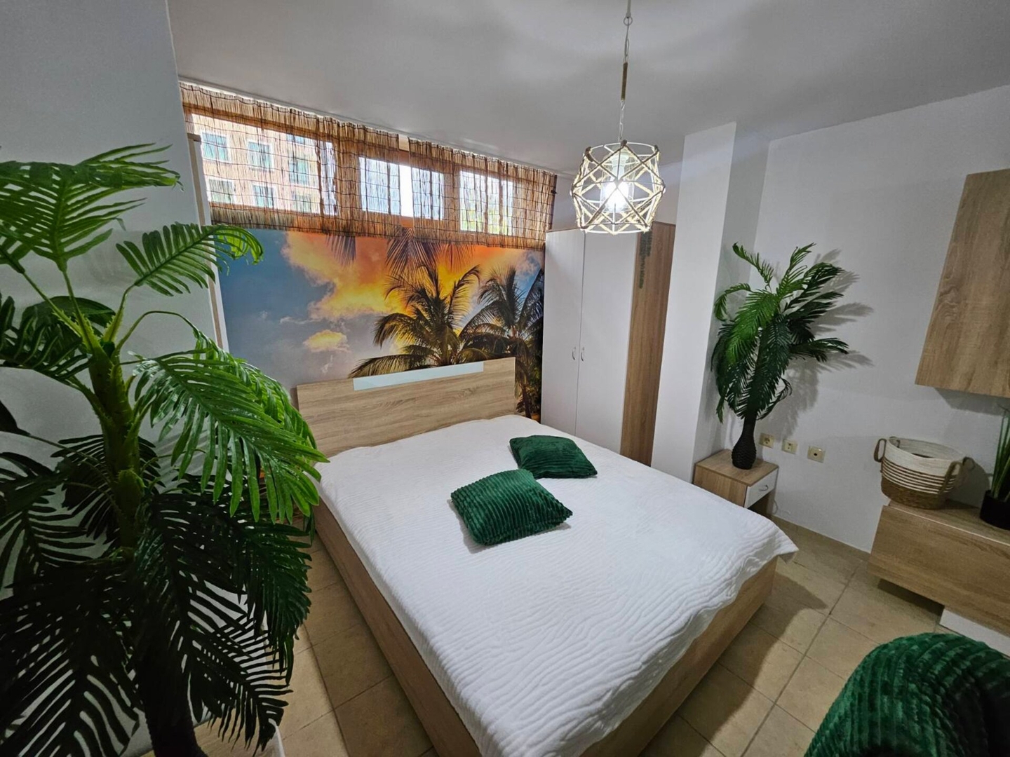 Tropical Chic Studio for Two – Ground Floor Escape 7 Flat Manager Booking