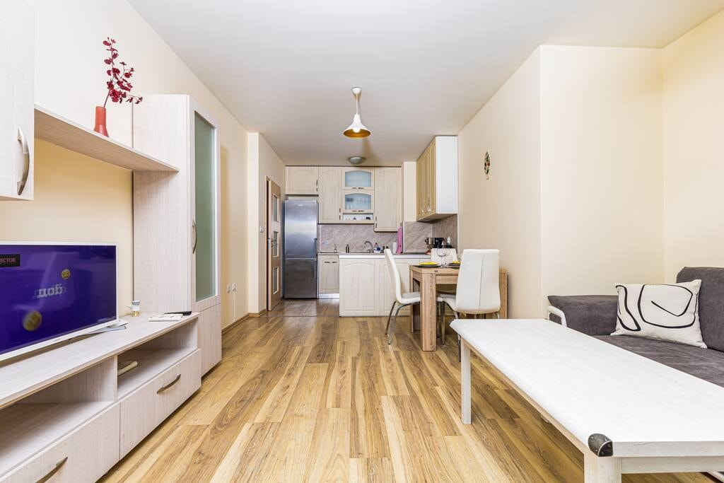 Stylish 2BD Apartment with a Nice Cozy Terrace Flataway