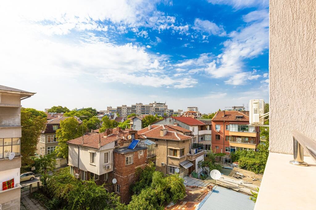 PLOVDIV Georgi Petko · Modernly-designed 1BD Apartment with Nice Terrace 12 Flat Manager Booking
