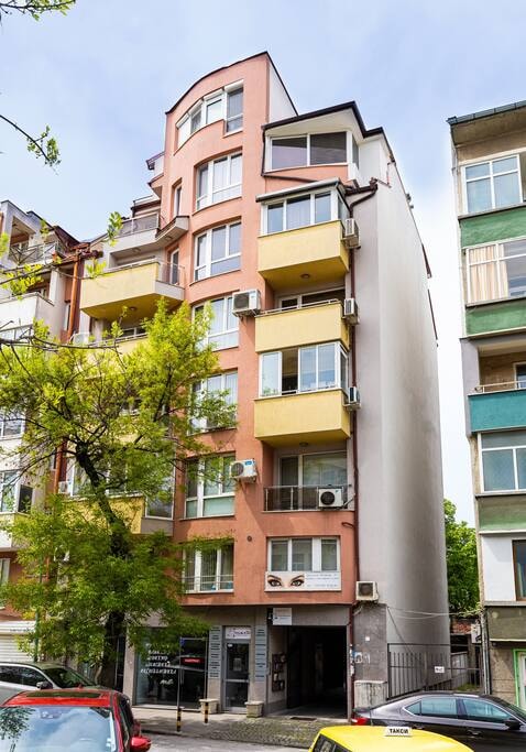 PLOVDIV Georgi Petko · Modernly-designed 1BD Apartment with Nice Terrace 16 Flat Manager Booking