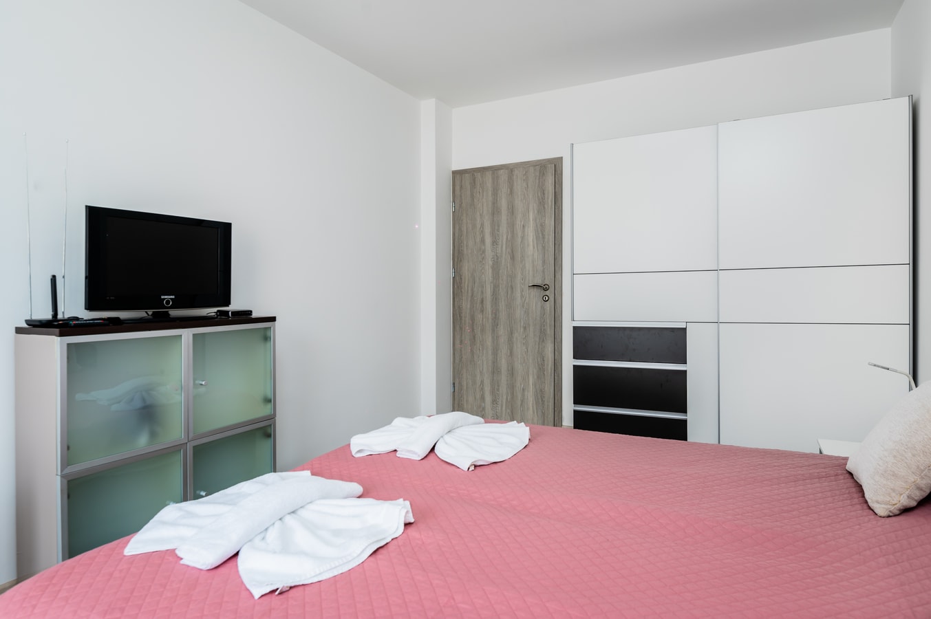 Cozy and Functional Business One-Bedroom Apartment 10 Flat Manager Booking
