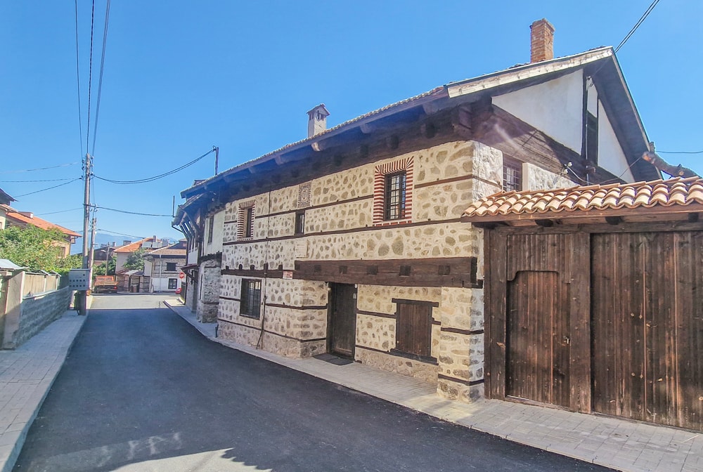 4- BDR House Monument of Culture & Architecture 35 Flat Manager Booking