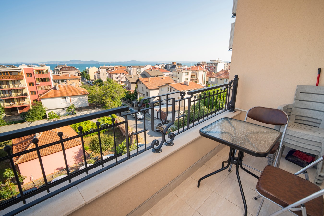 Modern Seaview Central Apartment in Sarafovo 21 Flat Manager Booking