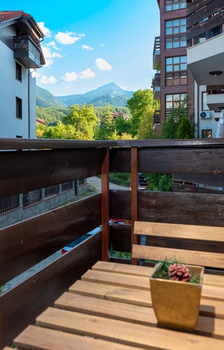Belmont's Green Dragon nest | 1BD Apartment 11 Flat Manager Booking