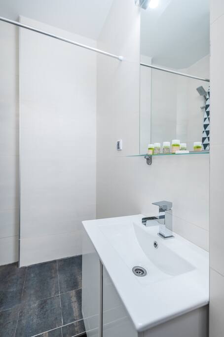 Claire Parchevich 1B · * Stylish & Cozy * 1BD Flat in the heart of Sofia 15 Flat Manager Booking