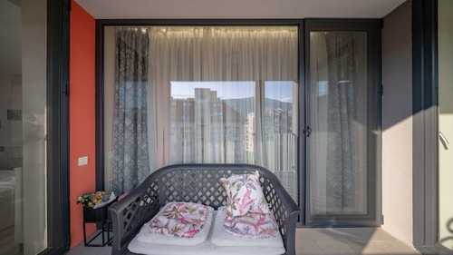 Nadya Ralevitsa 1BD · Modern & Spacious Stay with Free Parking 21 Flat Manager Booking