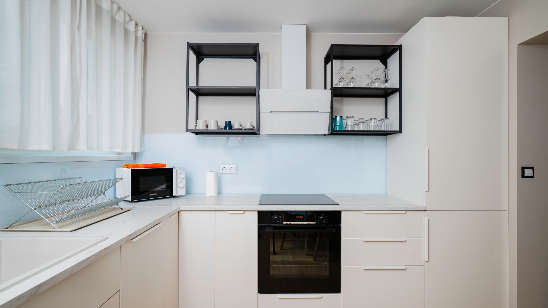 Quiet 2 BDR Comfort Near NDK + Workspace 11 Flat Manager Booking