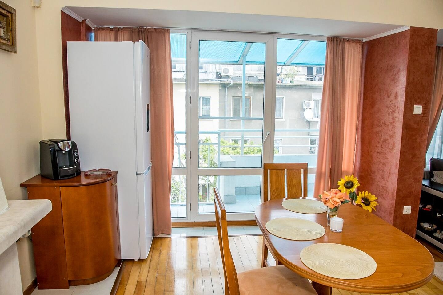 Spacious & Sunny Maisonette w/ Terrace near Centre 6 Flat Manager Booking