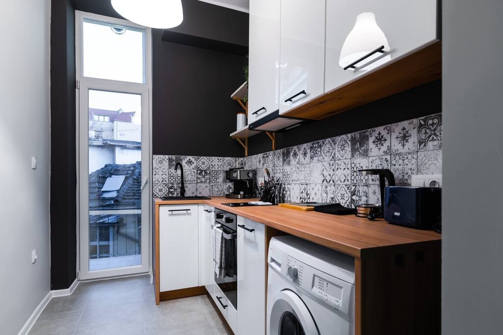 New Black & White - 2BDR Apartment with Balcony Flataway