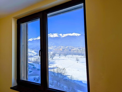 Stylish 2BD Apartment with Panoramic Mountain View 12 Flataway