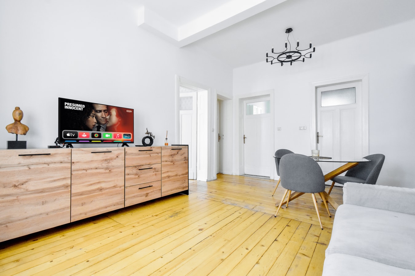 Classic Charm ~ 2BD Central Apartment 3 Flat Manager Booking