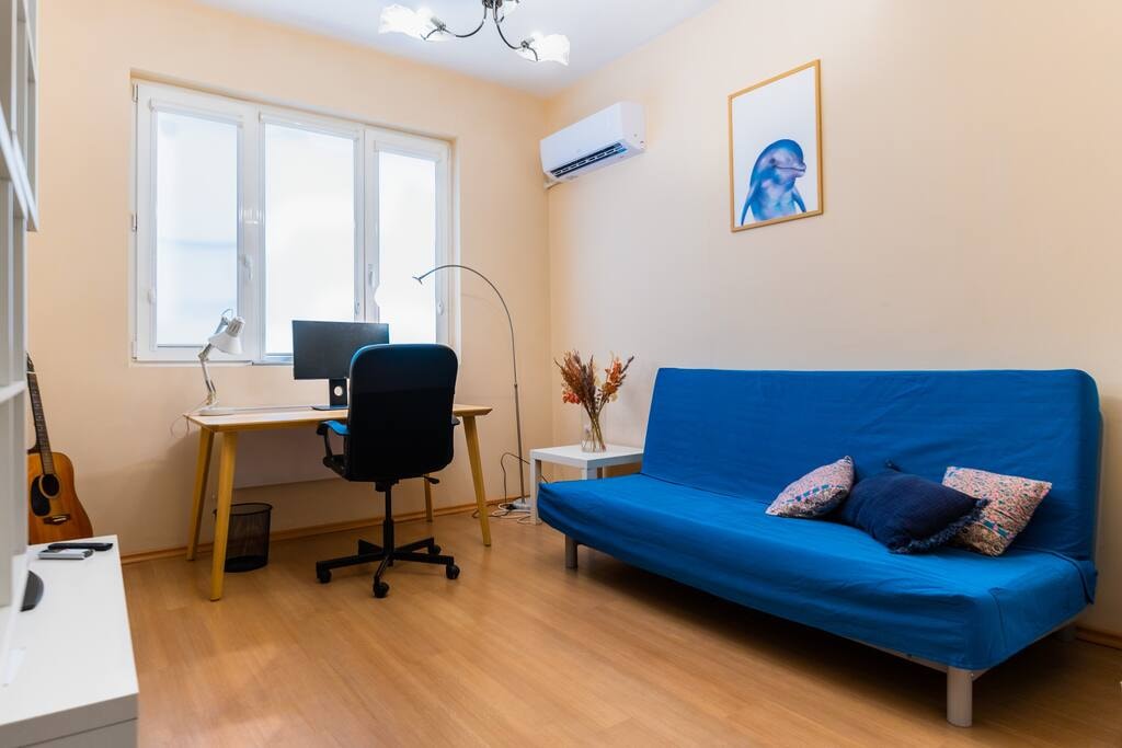 Sofia’s Best Area - Workspace+300 MBPS WiFi Flataway