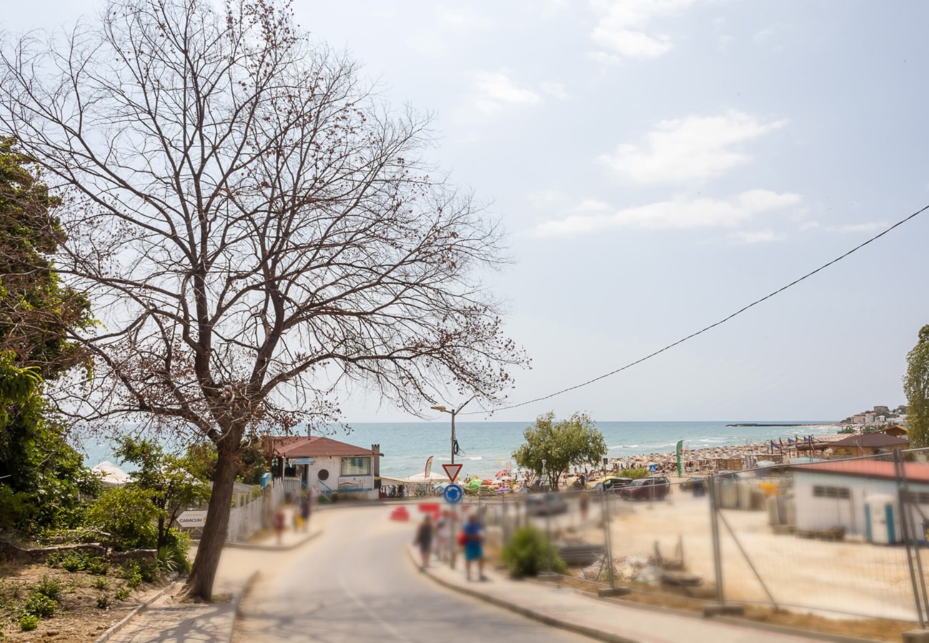 Kabakum 1BR Retreat with Parking, Steps to Beach 18 Flat Manager Booking