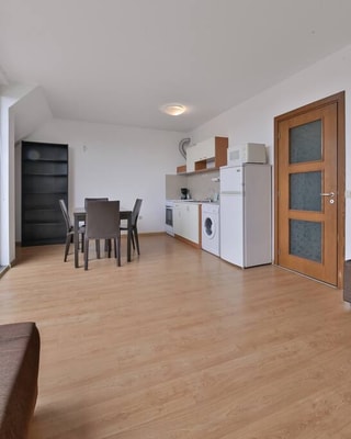 One-Bedroom Maisonette with Spacious Terrace 6 Flataway