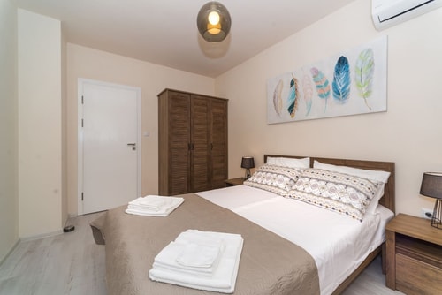 Alma Apartment - Stylish 1BD Flat with Balcony 9 Flat Manager Booking