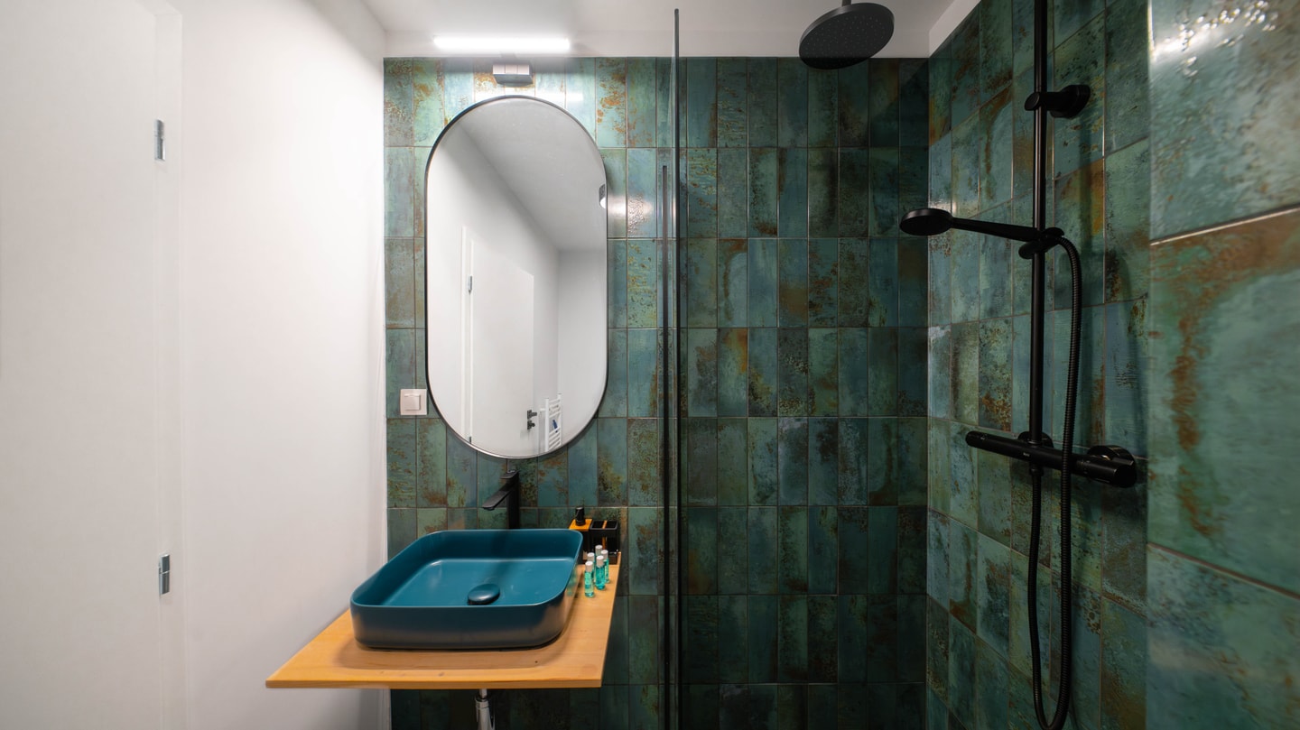 Aviva City Stay – Noir Studio 12 Flat Manager Booking