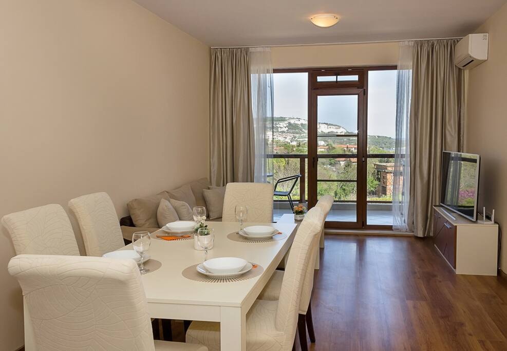 Stunning 2BD Flat with Sea Views & Pool Flataway