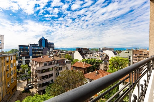 2BD Penthouse: Stunning Plovdiv Views 21 Flataway