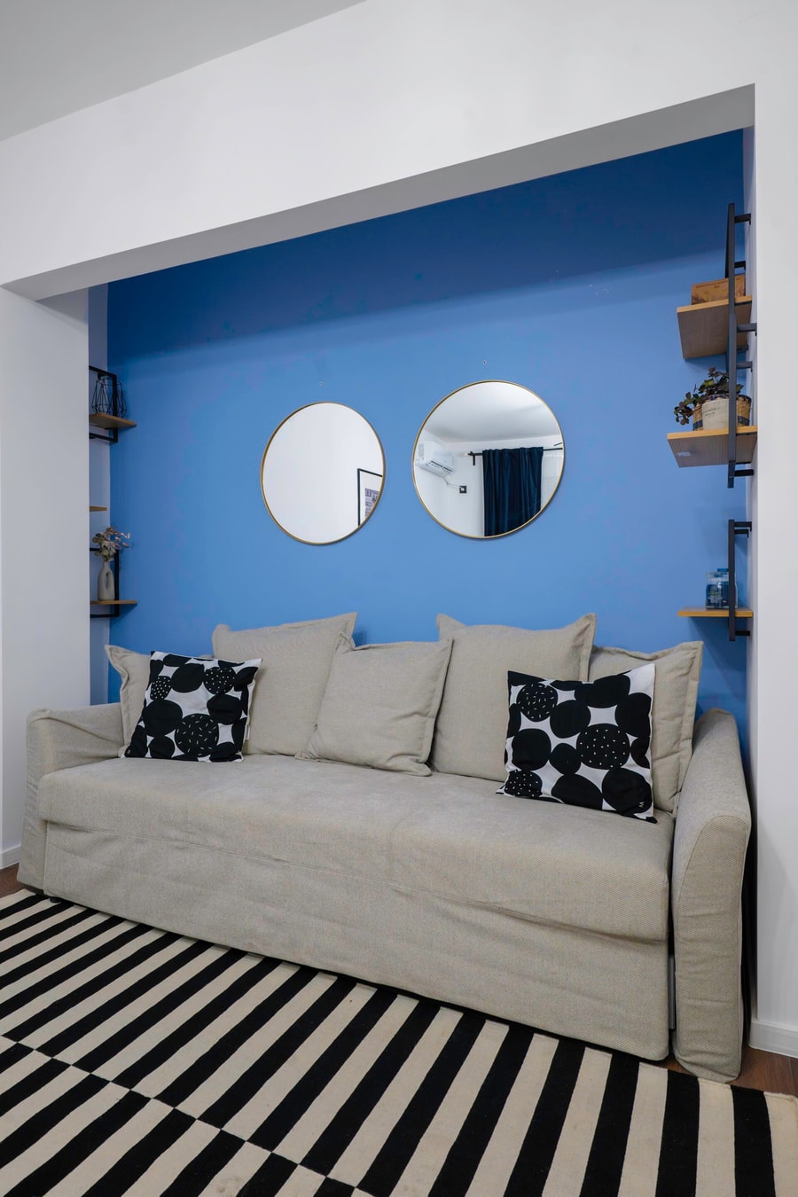 Your Home in Sofia - Cute and Central Apartment 7 Flat Manager Booking