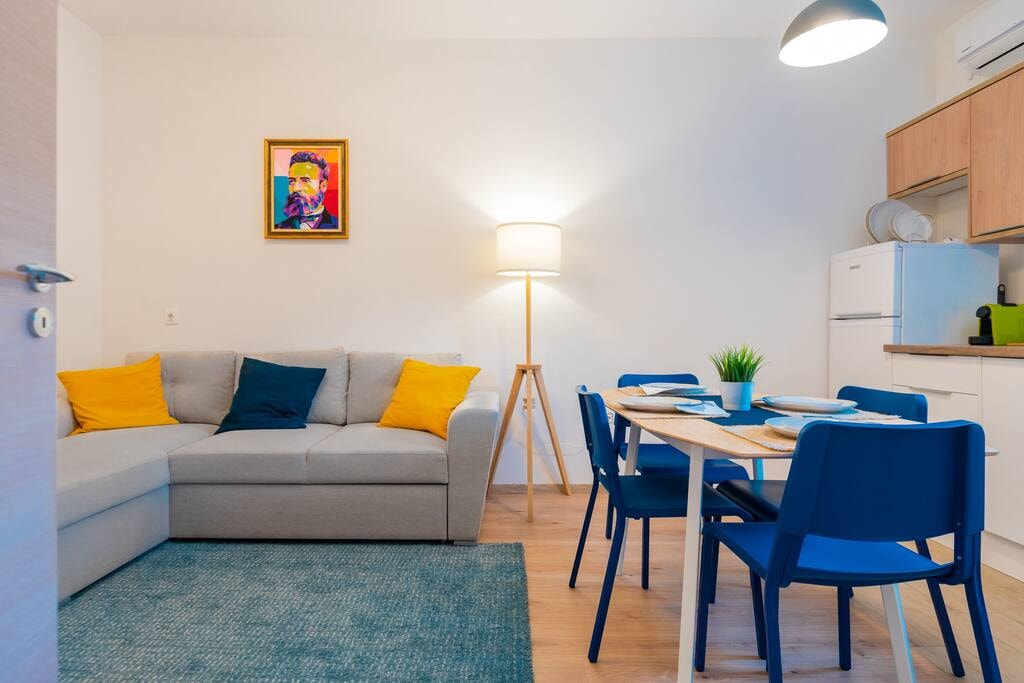 Premium Urban Retreat: Central Sofia Apartment Flataway