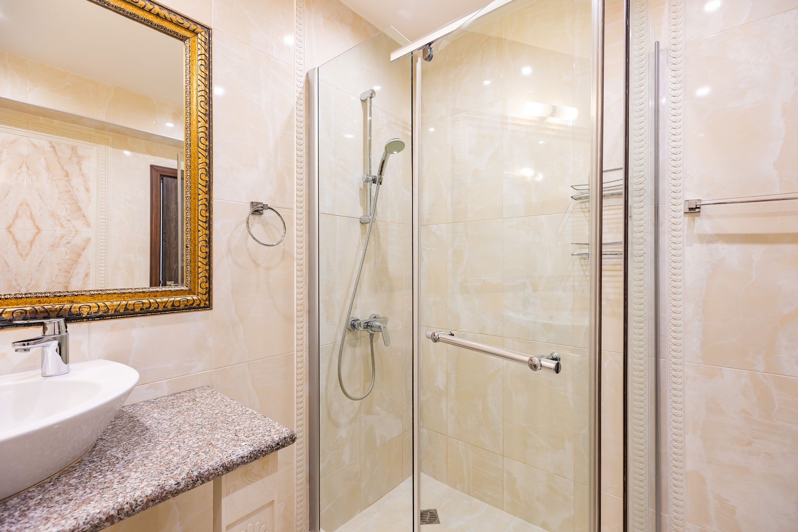 Elegant Apartment with Balcony in Argisht Palace 18 Flat Manager Booking