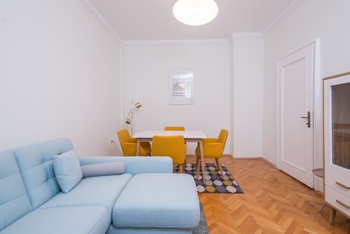 Designer, Business, Central, 1BDR Apartment 6 Flat Manager Booking