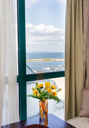 Sunny Studio in Hotel Berlin, Steps from the Beach 3 Flat Manager Booking