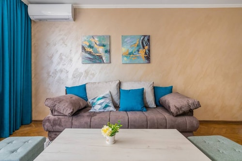 Charming Urban Retreat: Stylish 1BD Flat near NDK 6 Flataway