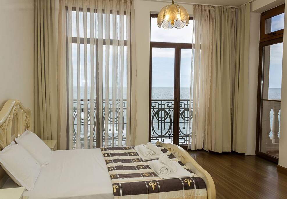 Port Palace 2BD Flat ~ Amazing Sea View Flataway