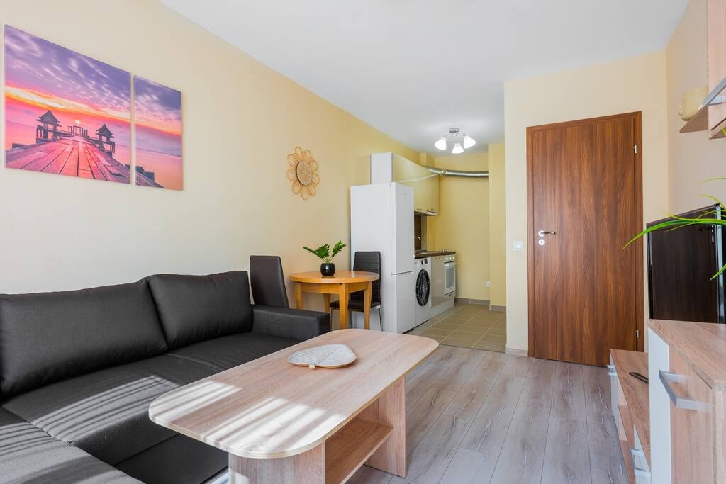 1-Bedroom Flat with Balcony in Sofia Center Flataway