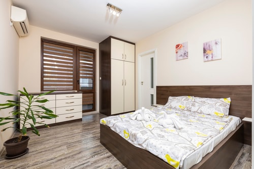 1BD Flat with a lovely terrace in the city centre 1 Flat Manager Booking