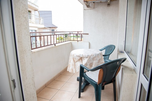 Convenient 2-Bedroom Flat next to Harmanite Beach 21 Flat Manager Booking