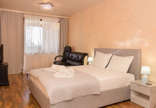  23 Flat Manager Booking