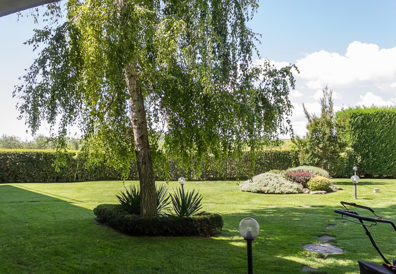 2BD Home with Parking, Working Space and Pool 23 Flat Manager Booking